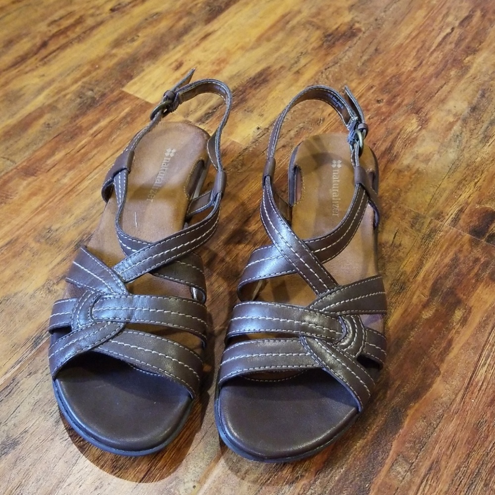Womens Naruralizer sandals Size 6.5